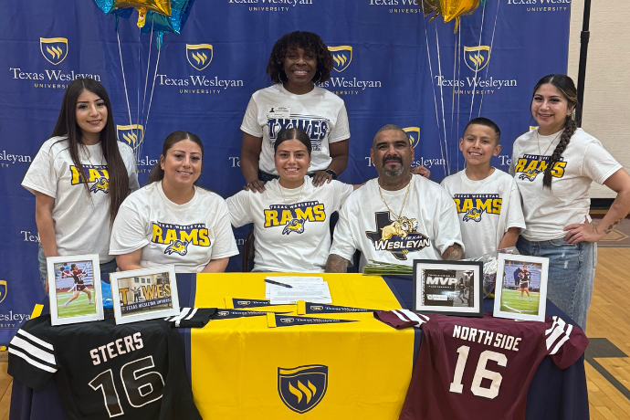 FWISD MVP Player of the Year Isabel Ibarro becomes first signee for Texas Wesleyan's inaugural flag football team