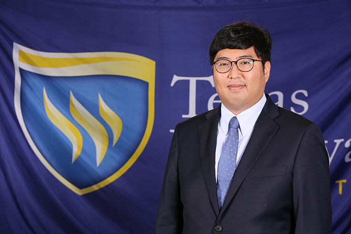 Portrait of Assistant Professor of Management, Dr. Junghoon Song