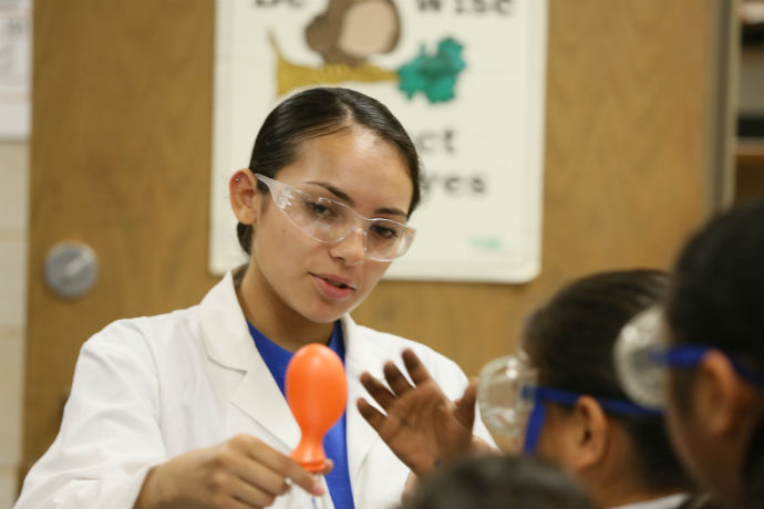 High school student leads experiences in Texas Wesleyan chemistry lab during annual Chemistry Camp