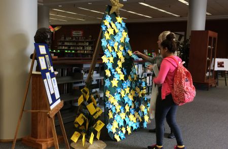 Mels on Wheels Tree 2015 in Library